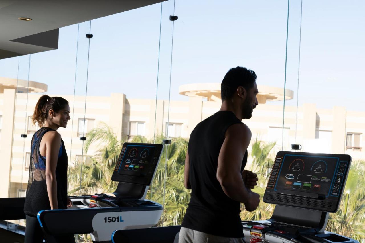 Hotel Grand Ocean El Sokhna Ain Suchna Exterior foto A treadmill with a screen